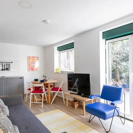 Apartment Plum Guide - Plumeria *