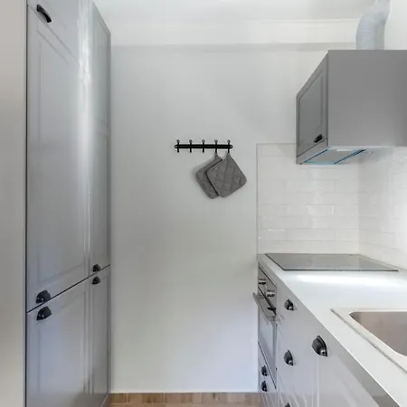 Apartment Plum Guide - Plumeria *